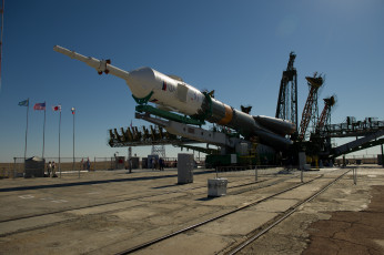 обоя soyuz tma-05m, космос, космодромы, стартовые площадки, установка, платформа, ракетоноситель