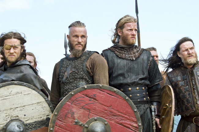 Обои картинки фото кино фильмы, vikings , 2013,  сериал, трэвис, фиммел, воины, щиты