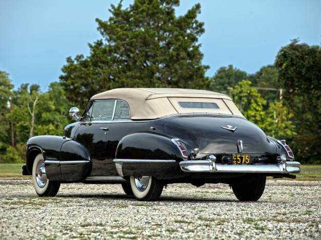 Обои картинки фото cadillac sixty two convertible 1943, автомобили, cadillac, sixty, two, convertible, 1943