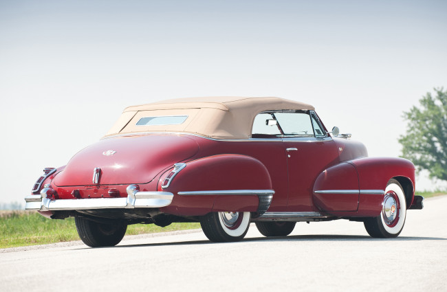 Обои картинки фото cadillac sixty two convertible 1942, автомобили, cadillac, 1942, convertible, two, sixty