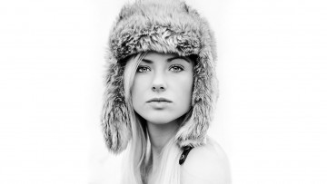 Картинка девушки -unsort+ лица +портреты шапка блондинка лицо черно-белая