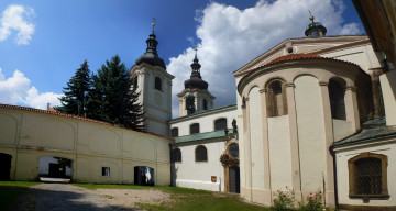 Картинка города католические соборы костелы аббатства doksany монастырь чехия