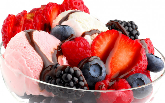 Обои картинки фото еда, мороженое, десерты, малина, голубика, ягоды, клубника, ежевика