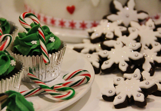 Обои картинки фото праздничные, угощения, кексы, печенье, глазурь
