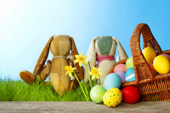 Картинка праздничные пасха яйца праздник фон трава цветы игрушки