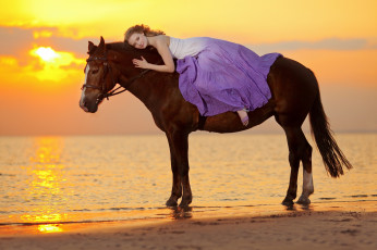 Картинка девушки -unsort+ блондинки езда лошадь девушка закат море лето