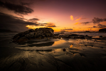 Картинка природа восходы закаты сумрак камни отлив пляж
