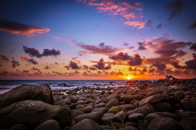 Обои картинки фото природа, восходы, закаты, горизонт, камни, океан, солнце