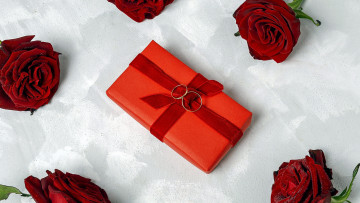 обоя праздничные, подарки и коробочки, розы, подарок, лента, бант
