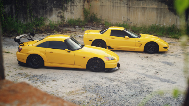 Обои картинки фото автомобили, разные вместе, honda, s2000, chevrolet, corvette