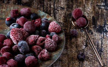 Картинка еда фрукты +ягоды малина черника ягоды замороженные