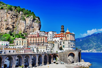 обоя positano, amalfi, italy, города, амальфийское, лигурийское, побережье, италия, позитано, амальфи, горы, скала, здания, мост
