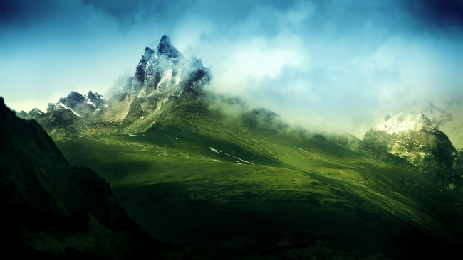 Обои картинки фото природа, горы, зелень, трава, туман, пики