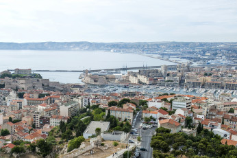 Картинка марсель+ франция города -+панорамы порт лайнер дома