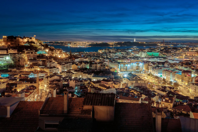 Обои картинки фото лиссабон,  португалия, города, лиссабон , португалия, город, огни, lisbon, панорама, ночь