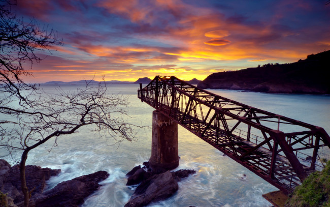 Обои картинки фото sea, bridge, природа, восходы, закаты, облака, мост, берег, море