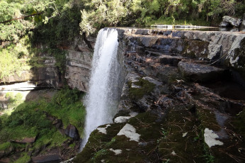 Картинка природа водопады горы лес река уступ водопад