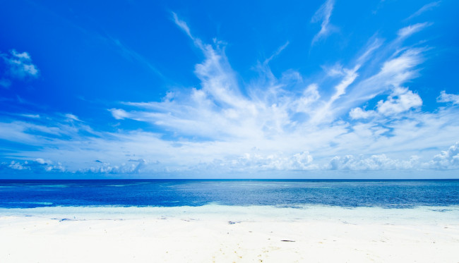 Обои картинки фото природа, моря, океаны, небо, тропики, пляж, облака, море, синева