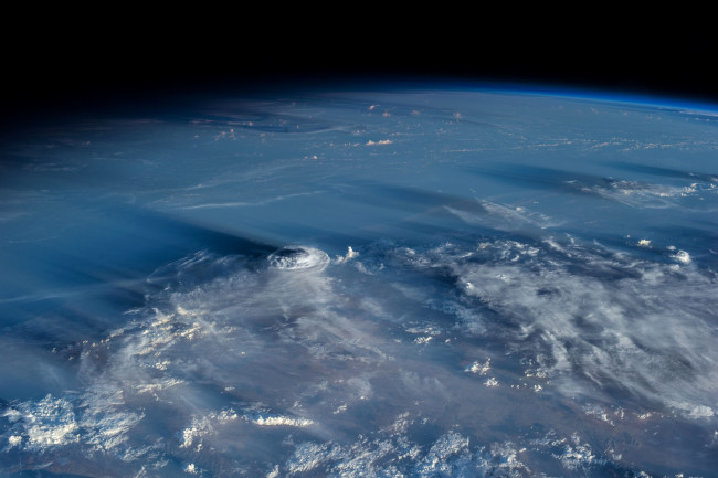 Обои картинки фото космос, земля, облака