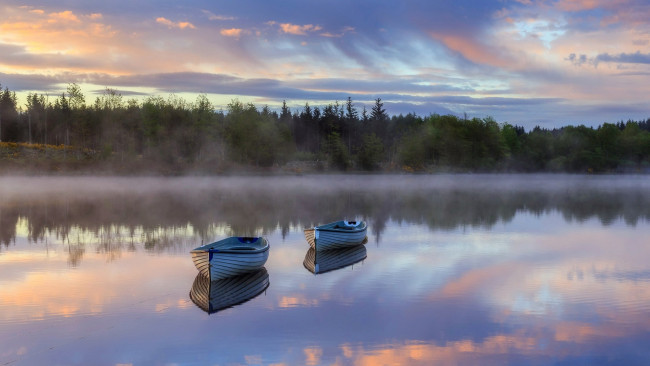 Обои картинки фото корабли, лодки,  шлюпки, река, закат, туман