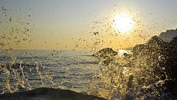 Картинка природа восходы закаты море солнце прибой брызги
