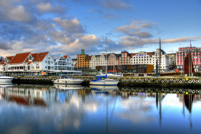Обои картинки фото норвегия, берген, корабли, порты, причалы, море, дома, горы, катера