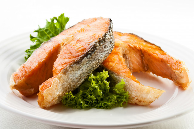 Обои картинки фото еда, рыба, морепродукты, суши, роллы, зелень