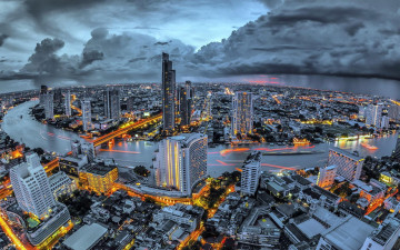 обоя города, бангкок , таиланд, панорама, здания, дома, река, огни, тучи, вечер, город, небо