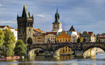 Картинка города прага+ Чехия башни здания дома мост река