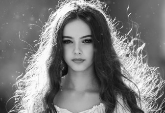 Картинка девушки -unsort+ Черно-белые+обои портрет красота улыбка лицо волосы