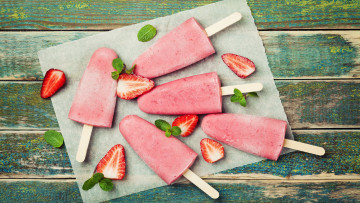 Картинка еда мороженое +десерты клубника ягоды мята клубничное