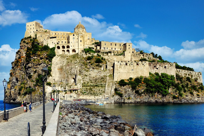 Обои картинки фото aragonese castle, italy, города, замки италии, aragonese, castle