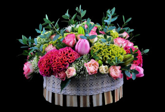 Картинка цветы букеты композиции розы гребешки амарант тюльпаны