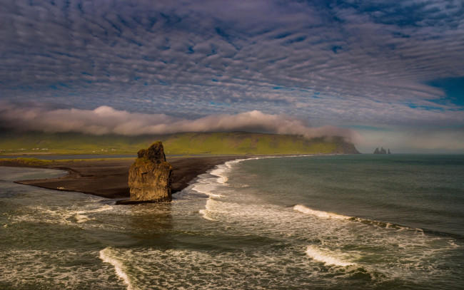 Обои картинки фото природа, побережье, небо, облака, море, берег, обрыв, скала
