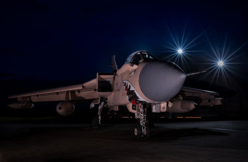 Картинка авиация боевые+самолёты panavia tornado самолёт пасть зубы ночь