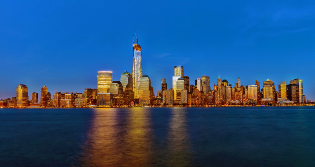 Обои картинки фото manhattan, города, нью, йорк, сша, ночь, залив, небоскребы, огни, нью-йорк