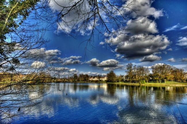 Обои картинки фото природа, реки, озера, трава, река, деревья, облака