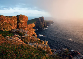Картинка природа маяки на краю британия шотландия циклон свет море скалы маяк