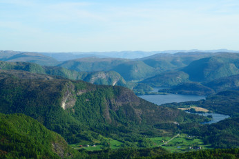 Картинка flekke+норвегия природа пейзажи flekke норвегия горы озеро трава