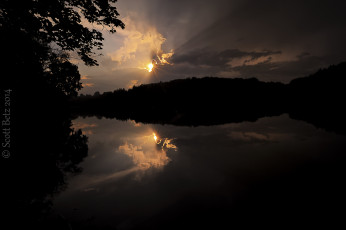 Картинка природа восходы закаты вечер лучи солнце деревья озеро рассвет