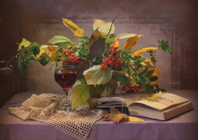 Обои картинки фото еда, натюрморт, осень, вино, бокал, рябина