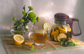 Картинка еда напитки +Чай утро стекло посуда цветы чай натюрморт кружка лимон