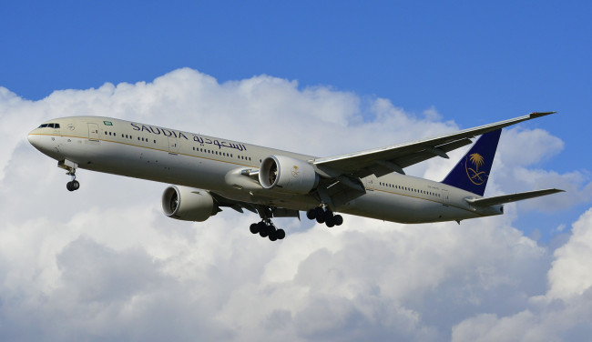 Обои картинки фото boeing 777-300, авиация, пассажирские самолёты, авиалайнер