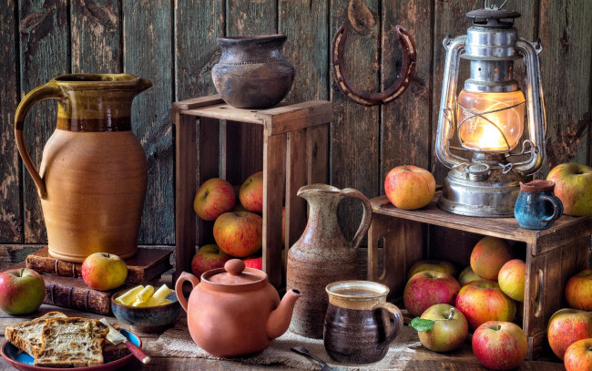 Обои картинки фото еда, натюрморт, яблоки, лампа, чайник, фрукты