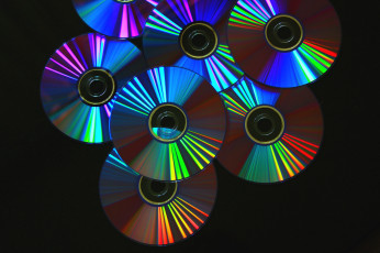 Картинка разное предметы быта диски