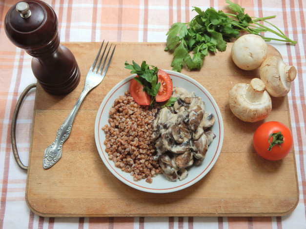 Обои картинки фото еда, вторые блюда, снедь, помидоры, гриба, томаты, крупа, гречка
