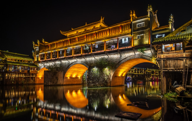 Обои картинки фото phoenix ancient town,  hunan,  china, города, - огни ночного города, простор
