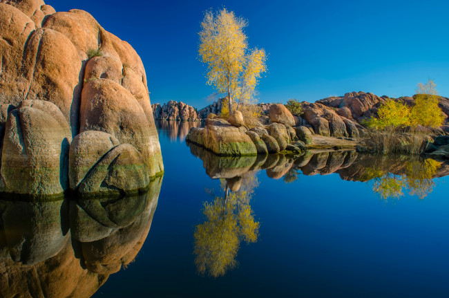 Обои картинки фото природа, реки, озера, аризона, watson, lake, береза, камни, отражение, озеро
