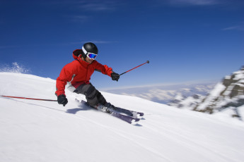Картинка спорт лыжный+спорт лыжи спуск экстрим горы снег вершина небо слалом лыжник