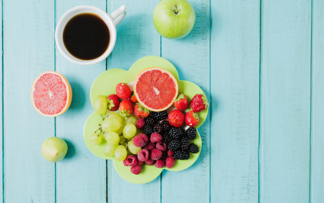Обои картинки фото еда, фрукты,  ягоды, ягоды, кофе, виноград, завтрак